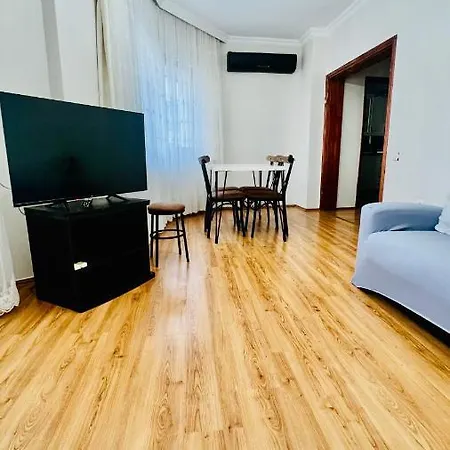 Apartment Flat In The Center With Free Wi-fi *